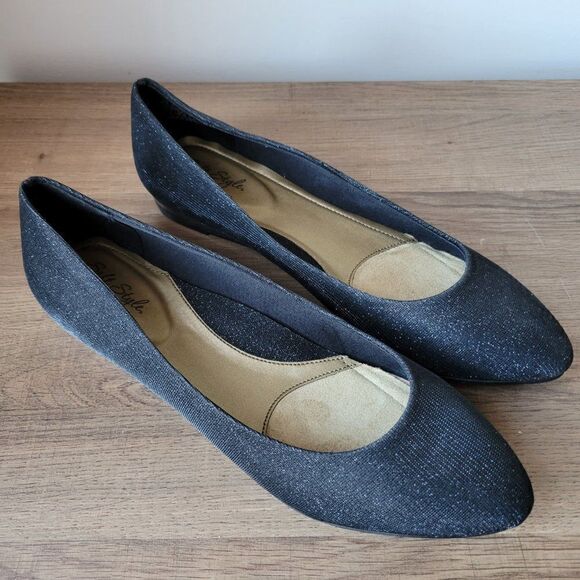 NEW WITHOUT BOX SOFT STYLE HUSH PUPPIES SHIMMER POINTY FLATS SIZE 9.5 WOMENS - Picture 2 of 16